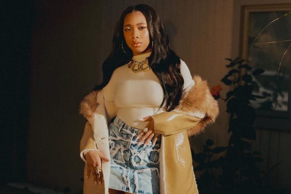 Kyla-Drew Fashion: pose