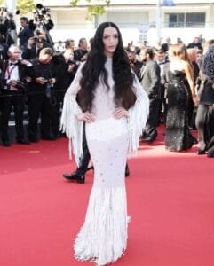 Mariacarla Boscono red carpet: sexy in white