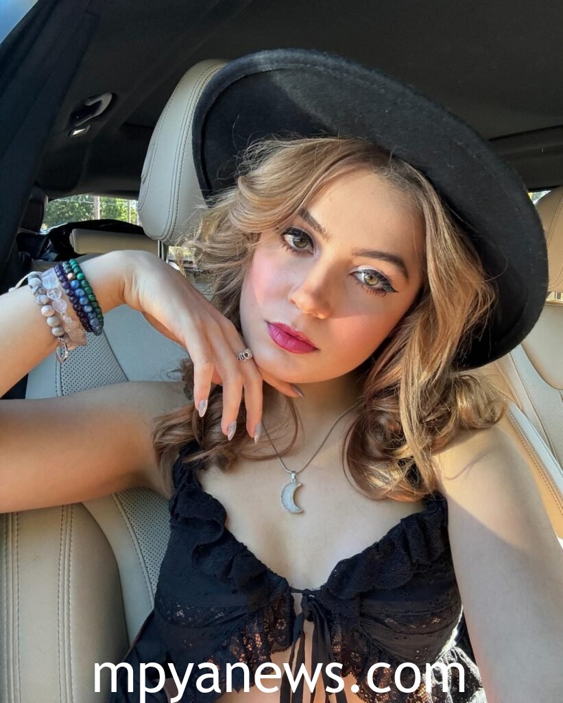 Emmy Perry fame : reasons for fame