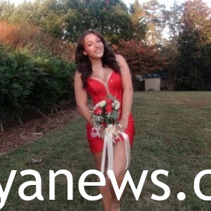 Corinne Joy Dating: flower