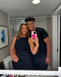 Nia Sioux: with gabe