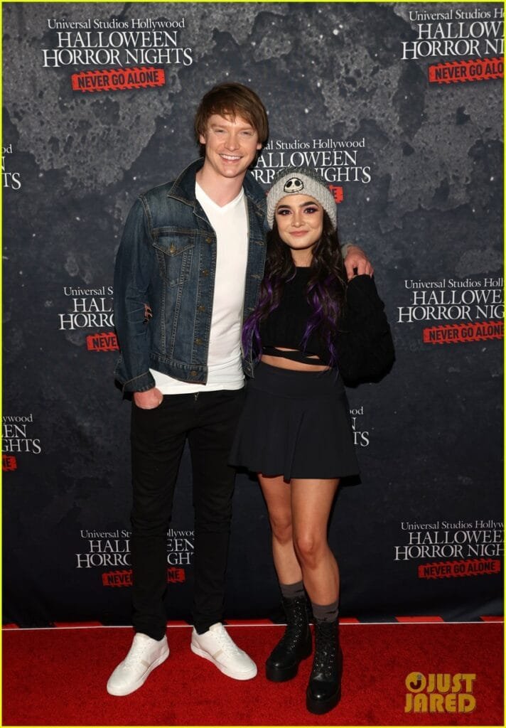 Alyvia Alyn Lind: on a black outfit