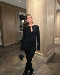Naomi Gene:classic look
