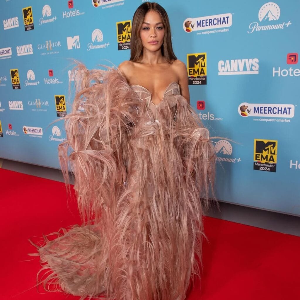 vintage it is: Rita Ora dress