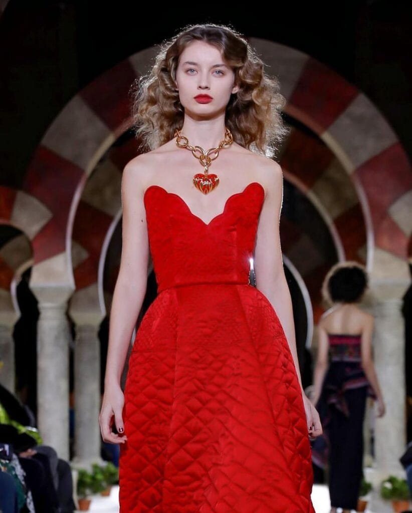 Giulia Maenza fashion; sexy in red