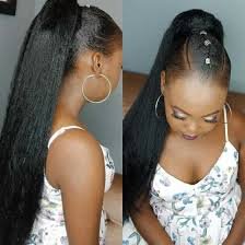 Natural hairstyle lined with gel