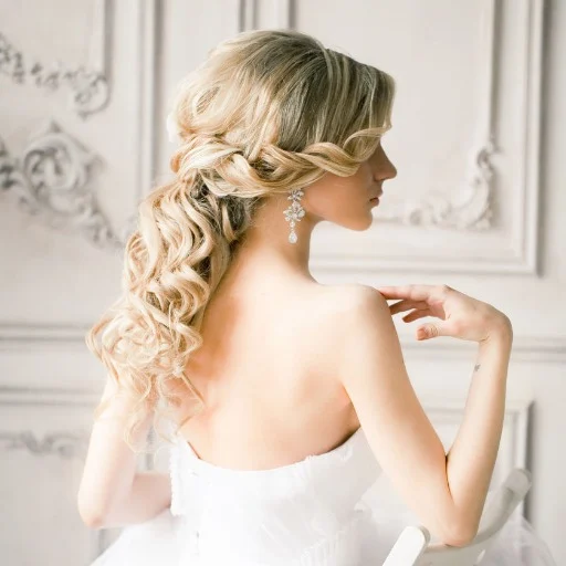 Hairstyles that are Pretty Easy to do: half up half down