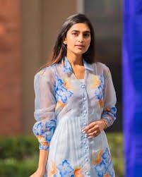 Falguni Nayar ney colpored dress