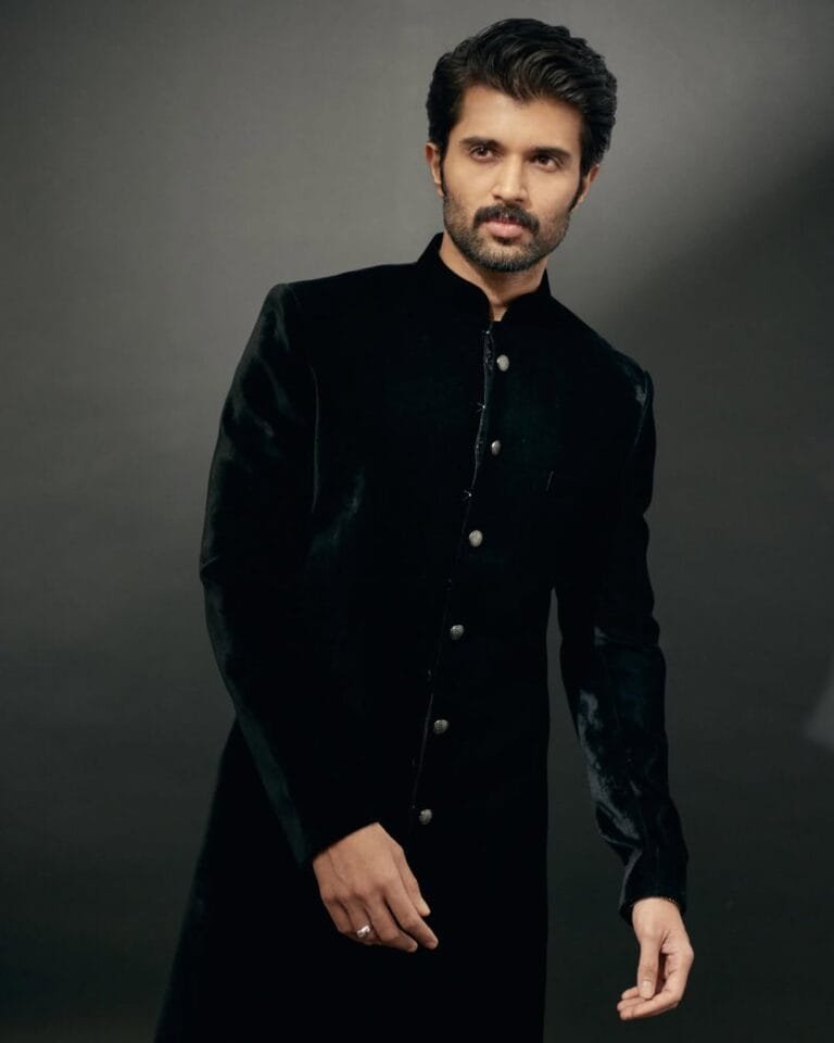 Vijay Deverakonda Fashion:in a black suit