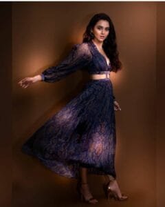 Tejaswi Prakash outfits:looking good