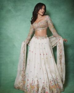 Neha Sharma fashion:bold and beauty