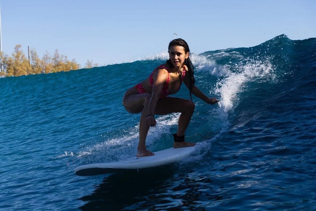 Nina Dobrev:looking good