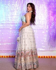 Ashnoor Kaur Outfits:looking good