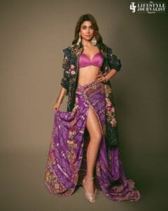 Shriya Saran bikinis:looing good