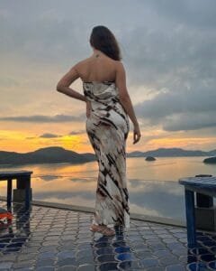 Amyra Dastur's Western dress:looking good