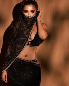 Tina Datta dress:in black