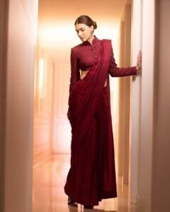 Kriti Sanon dress:in red