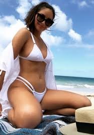 Olivia Munn Bikini:in white