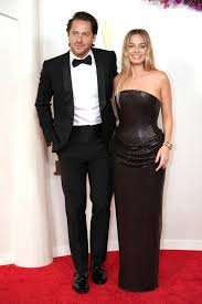 Margot Robbie Relationship: looking good