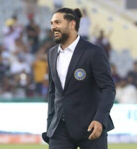 Yuvraj Singh Fashion:in a black suit
