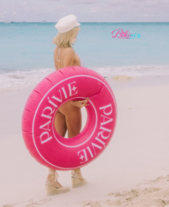 Jaw-Dropping Bikini Looks by Paris Hilton